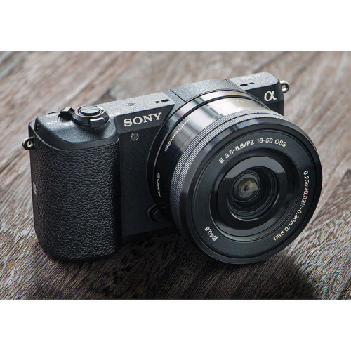 Sony Alpha 5100L, fotocamera mirrorless con...