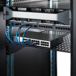 StarTech.com Ripiano per montaggio a rack con fessure 22" 2U - Ripiano per armadio server rack fisso - 22 kg