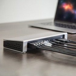 StarTech.com Dock Thunderbolt 3 con lettore SD per doppio schermo - Dual 4K @ 60hz - 6x porte USB 3.0