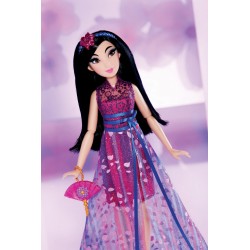 Hasbro E83955L00 bambola