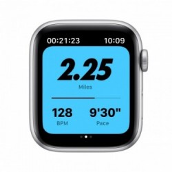 Apple Watch Nike SE GPS, 44mm in alluminio argento con cinturino Sport Nike Platino/Nero