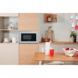 Indesit MWI 120 SX - Forno a Microonde da Incasso, 20 Litri, 800 W, Acciaio Inossidabile